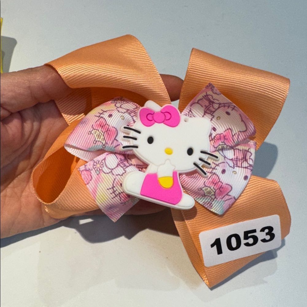 1053 Peach Color Hello Kitty Hair Bow Alligator‎ Clip